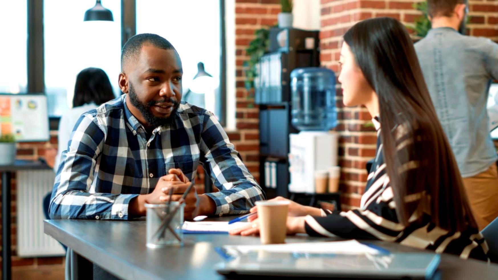 Teilnehmer beim interaktiven Workshop zu Budgetplanung und Cashflow-Management