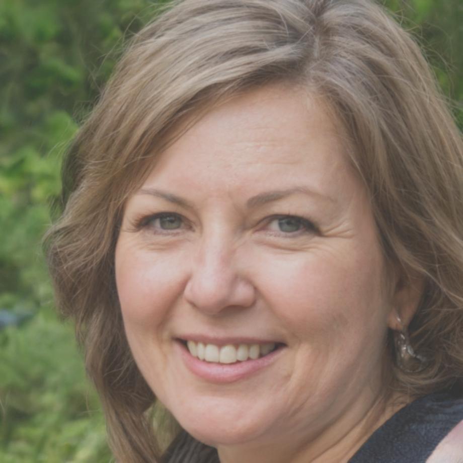 Portrait von Lena Westphal, Finanzberaterin mit Schwerpunkt Mittelstand